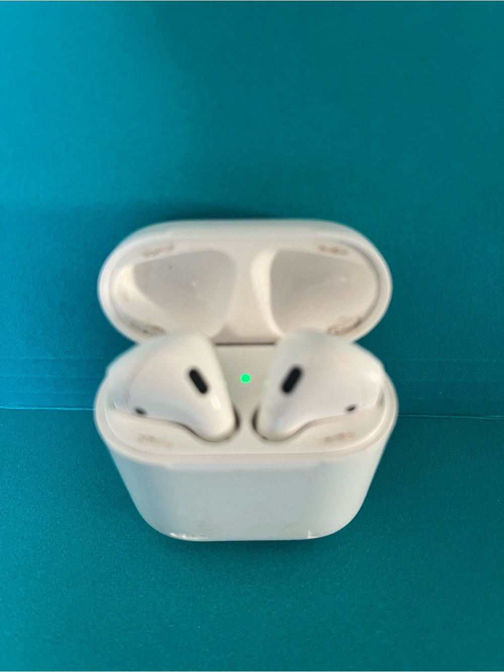 Apple AirPods 2 model# A2031 White Wireless Earbuds with Charging Case